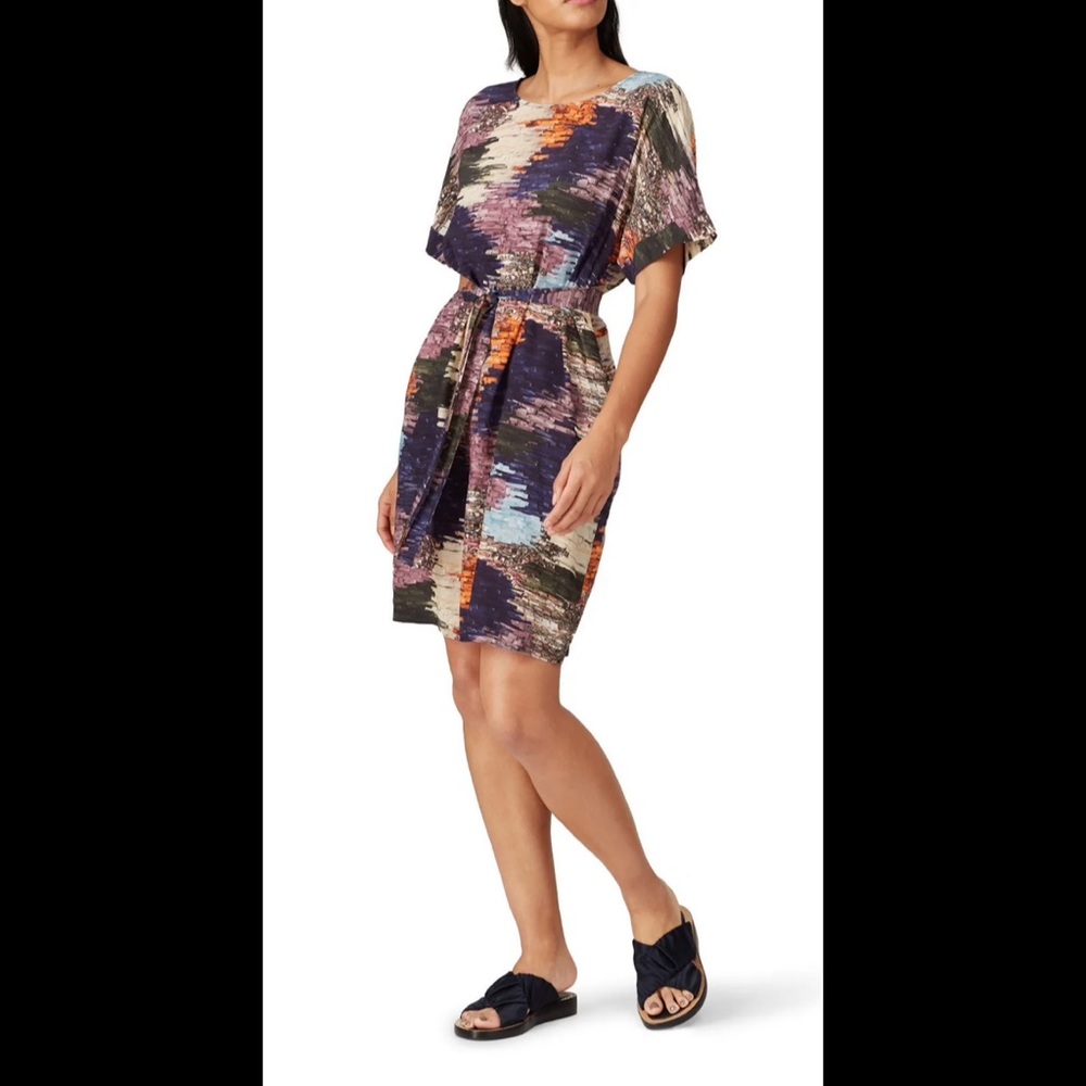 - Elk Arden dress size 6 Blue multii color printed crepe